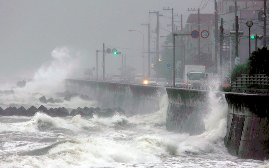 Японд цунамигийн сэрэмжлүүлгийн түвшинг буурууллаа